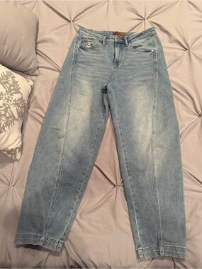Judy Blue Light Wash Barrel Jeans